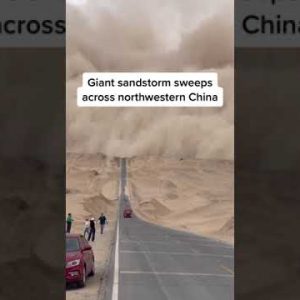 Giant #Sandstorm Sweeps Across Northwestern China